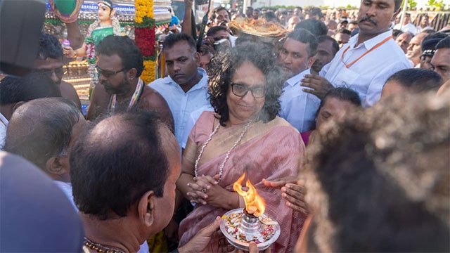 Prime Minister participates in 152nd Aadi Vel Festival procession in Colombo
