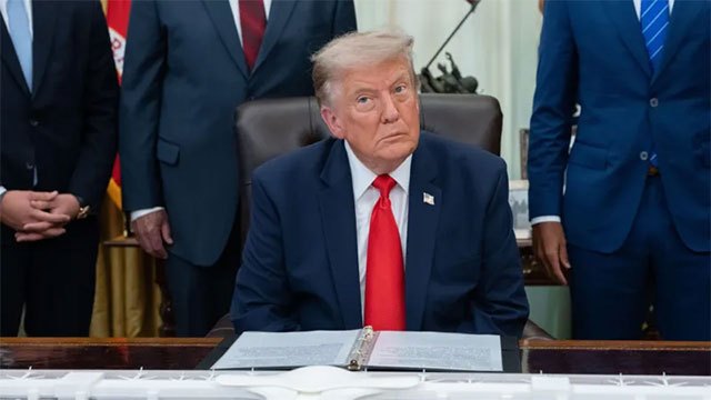 Trump Administration Signals Shift Toward AI Regulation Amid Security Concerns