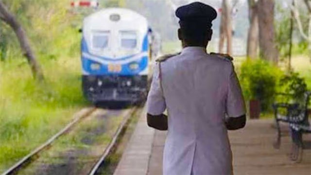 Railway station masters threaten industrial action over persistent signalling failures