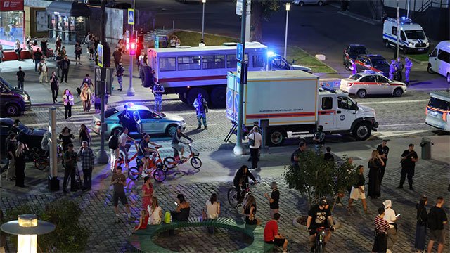 Explosion Near Moscow Restaurant Kills Three, Wounds 21