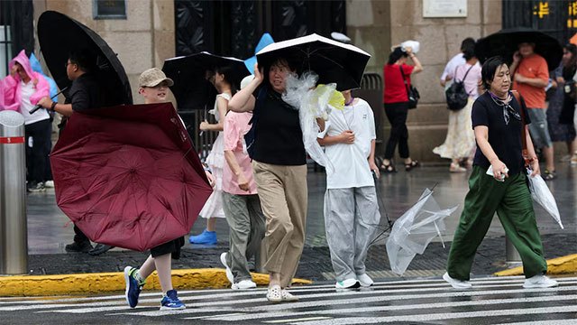 Typhoon Dolphin Bears Down on China's East Coast with Mass Evacuations Underway