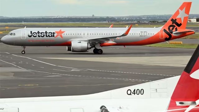 Investigation launched after near-collision between aircraft at Sydney Airport
