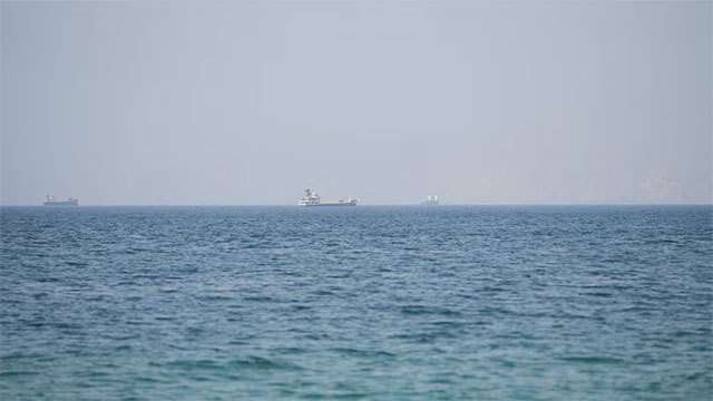 Iran Conditions Hormuz Reopening on US Concessions Including Compensation and Sanctions Relief