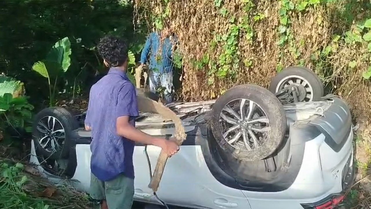Three pedestrians injured in Waskaduwa crash; driver suspected of falling asleep