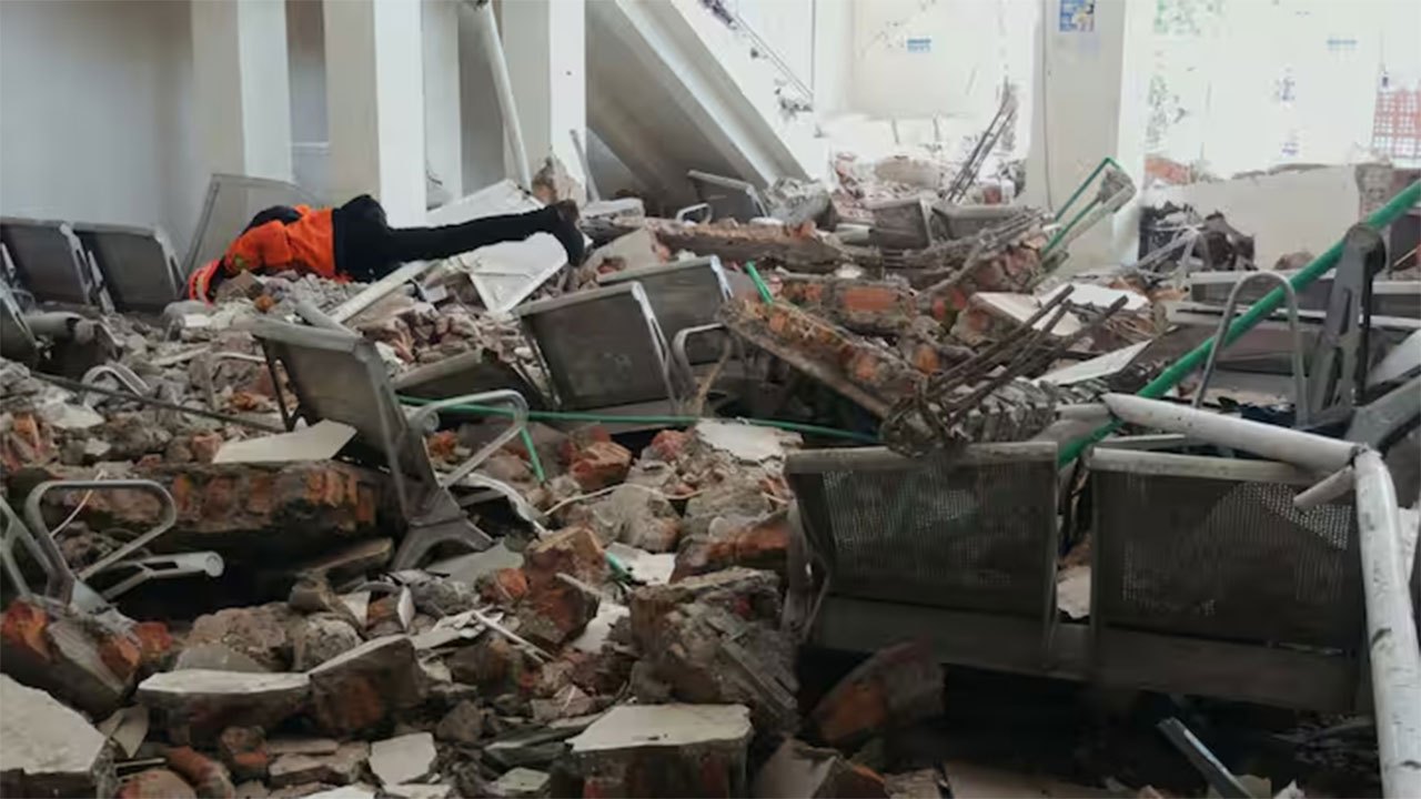 Indonesia Hit by Powerful Earthquakes; Dozens Killed in Flores Region