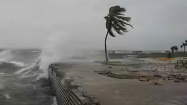 Hurricane Lala Batters Hawaii with Severe Weather, Causing Widespread Disruption