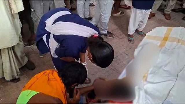 Six killed in stampede-like incident at Indian temple