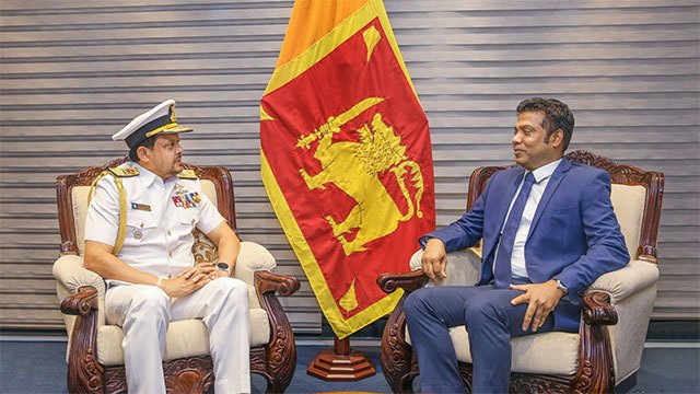 Navy Commander Meets Health Minister to Discuss National Priorities
