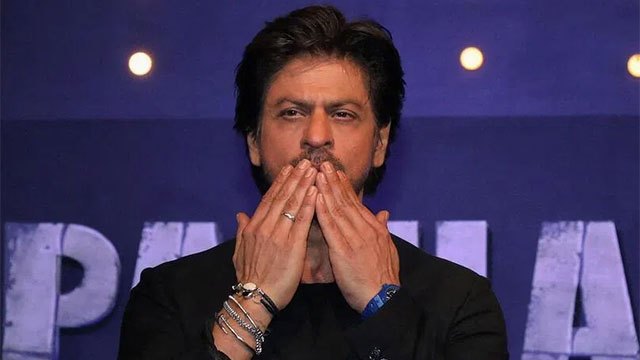 Bollywood Stars Face Warning Over Surrogate Advertisements for Pan Masala Brand