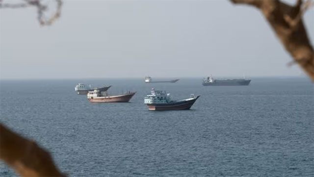 Iran Sets Conditions for Strait of Hormuz Access, Demands US Lift Blockade