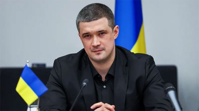 Sacked Ukrainian Defence Minister Calls for Wartime Presidential Elections