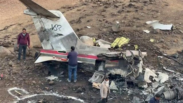Eight people die in charter plane crash at remote Alaska radar site