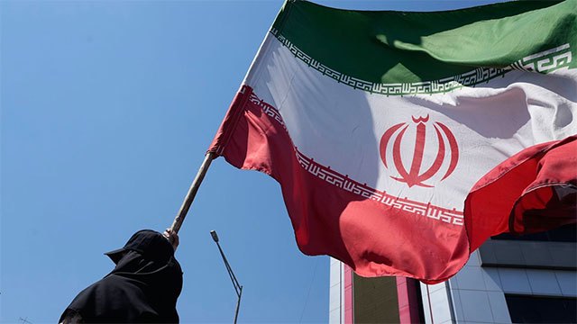 Iran Dismisses US Sanctions Threat as 'Desperate' Move Amid Ongoing Tensions