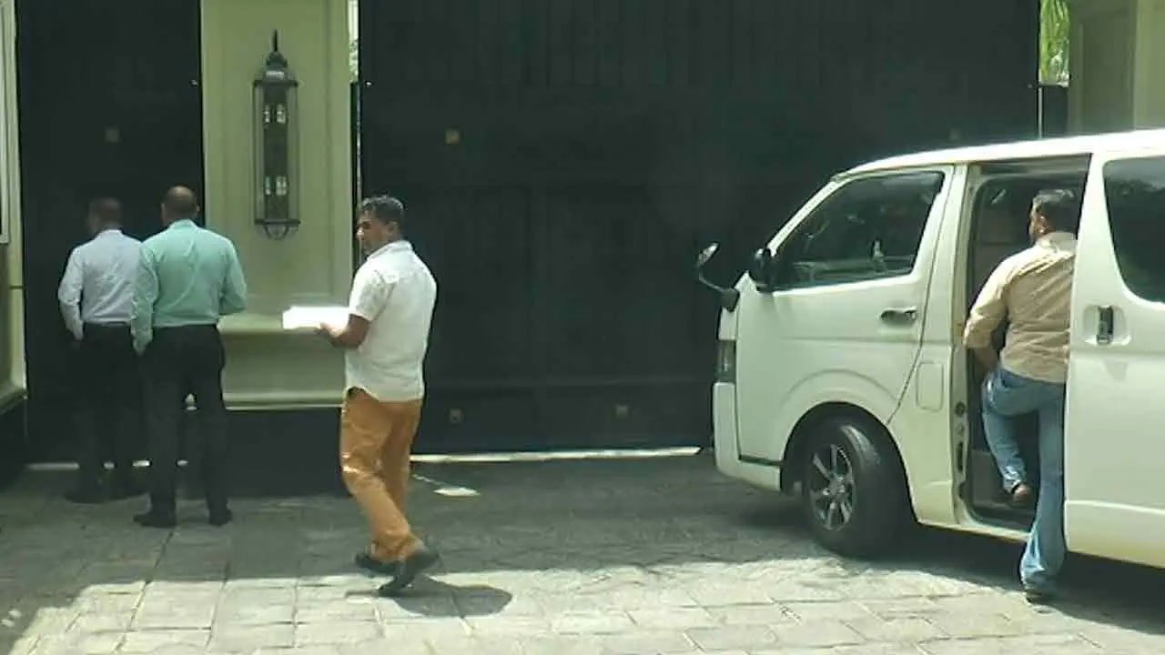 Anti-Corruption Commission Officers Visit MP Karunanayake's Residence After Summons Failure