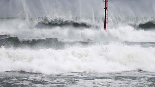 Amber Alert Issued for Hazardous Wave Conditions Around Sri Lankan Coast