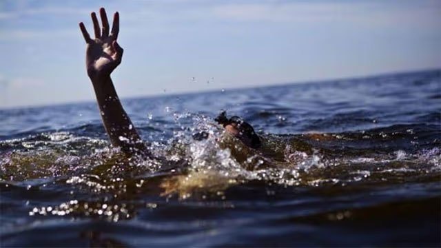 Woman and Three Children Missing After Sea Incident off Pamunugama