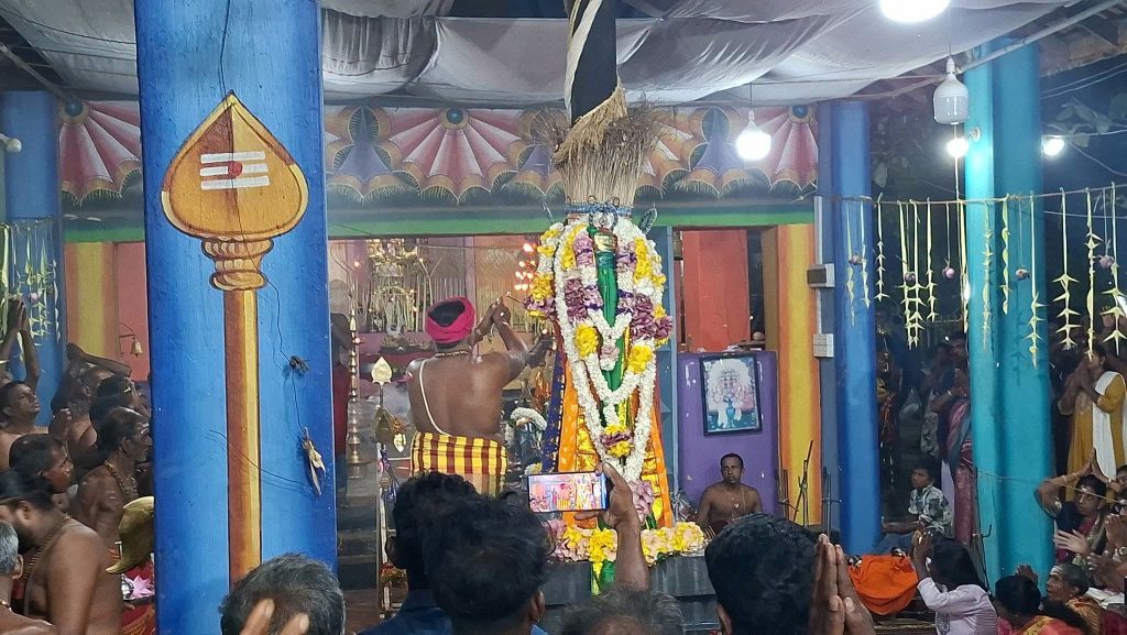 தந்திரிமலை முருகன் கோயிলின் বার்ষிக நீர் திருவிழா விழாவுக்காக ஆயிரக்கணக்கான மக்கள் கூடினர்
