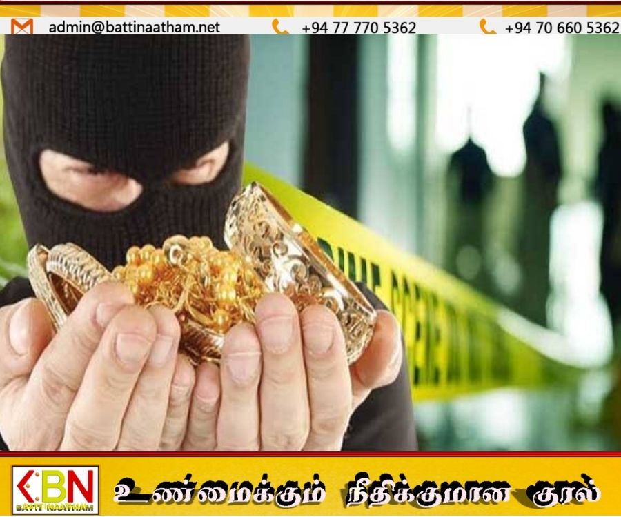 மின்சாரம் துண்டிக்கப்பட்ட சமயத்தில் அரளியில் ஆயுதப் பொறி கொள்ளையடிப்பு