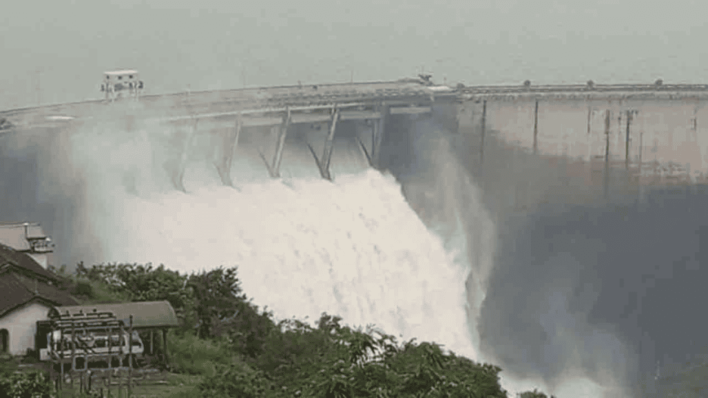 மகாவலி ஆற்றில் நீர்மட்டம் உயர்வு; பேராதனை மாணவர்களுக்கு அவசர எச்சரிக்கை!