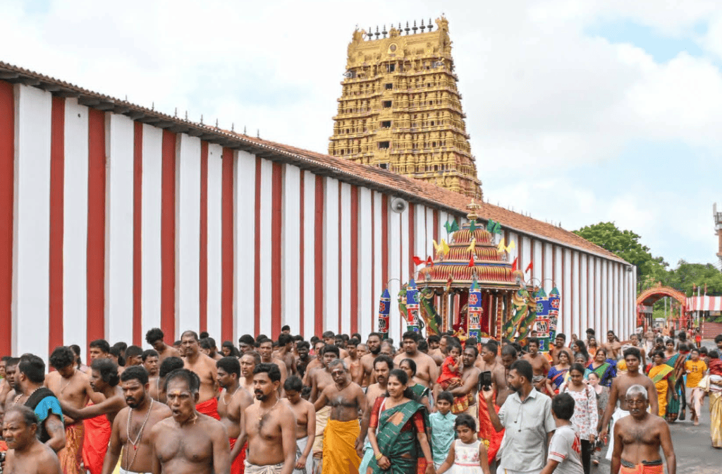 நல்லூர் கந்தசுவாமி கோவிலில் বার্ষിक கொடி விழா மூலம் பழைய परम्परा தുடரുகிறது