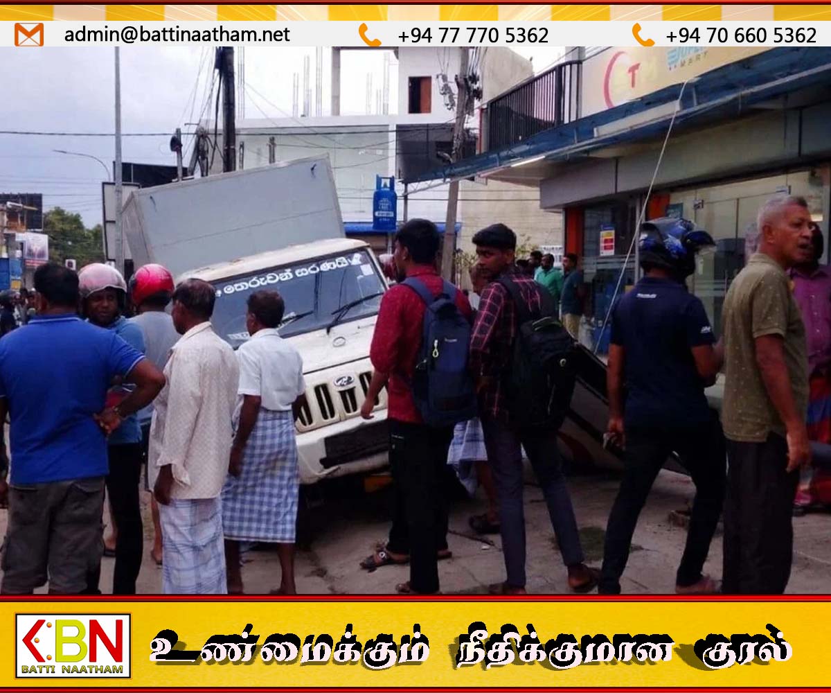 ஜாஃப்னாவில் லாட்டரி கடைக்குள் வாகனம் மோதி ஓட்டுநர் சாவు