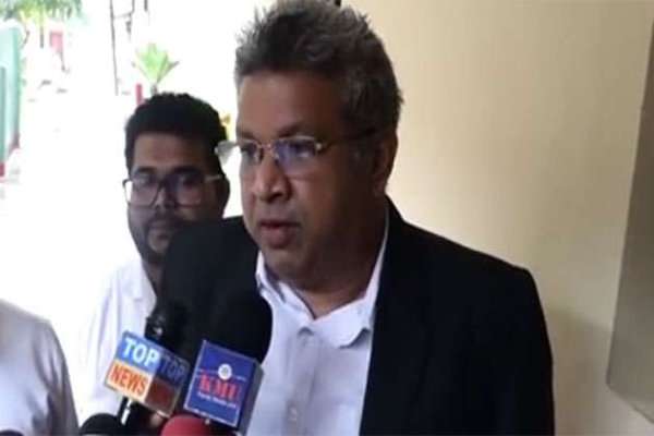 நீதিமంत్రి நீதிபతుల অবসর বয়স延长 প्रস্তাव সম্পর্কে ধর্মীয় নেতাদের কাছে স্পষ্টীকরণ প্রদান করেন