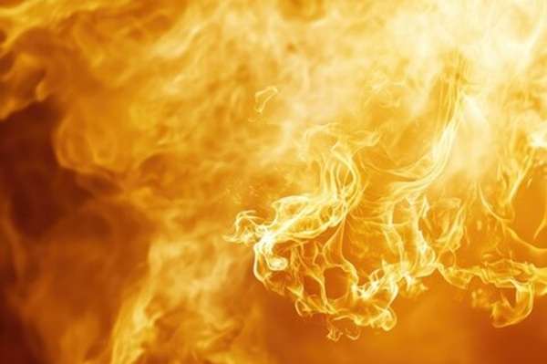 வவுனியாவில் உள்ள நகைக்கடையில் பெரும் தீ விபத்து