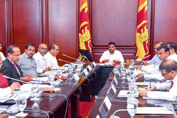 கிராமப்புற சாலை வளர்ச்சி திட்டங்கள் முடிவடைவதில் தாமதம், அதிகாரிகளை வேகப்படுத்த அறிவுறுத்தப்பட்டுள்ளனர்
