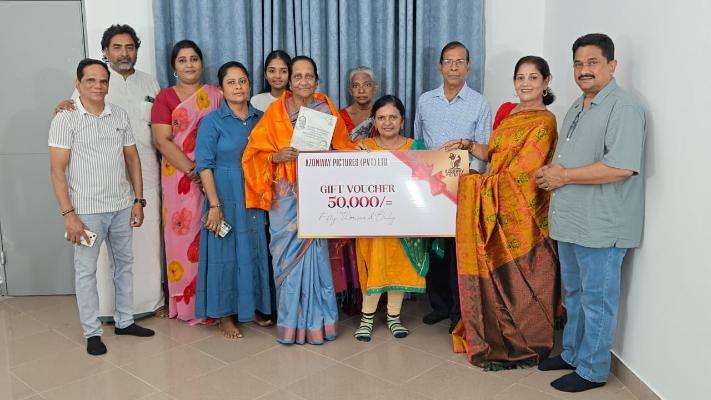 மூத்த நடிகை லீலா ரஞ்சனிக்கு செல்வின் தாஸ் வழங்கிய பொற்கிழி