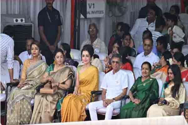 ஊரறியச் செய்தாலும் குற்றம் குற்றமே: திரிஷாவை விளாசிய முன்னணி நடிகை