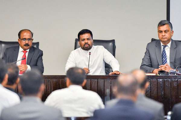 வடக்கு, கிழக்கு காணி விடுவிப்பு குறித்த ஜனாதிபதி தலைமையில் கலந்துரையாடல்
