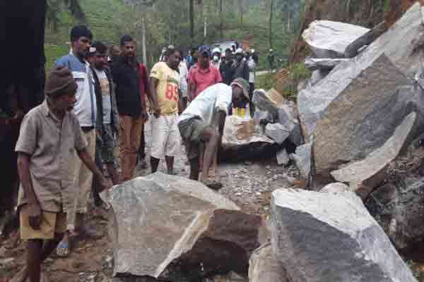 ஹாட்டன்-போதைட்டஸ்-திய கம தரோ சாலையிலிருந்து மண்சரிவுக்குப் பிறகு பெரிய பாறை அகற்றப்பட்டது