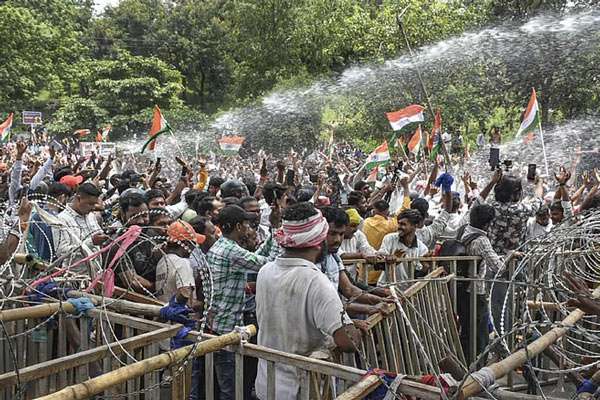 ஜார்க்கண்ட் பேரவை அருகே மாணவர் பேரணியில் தடியடி