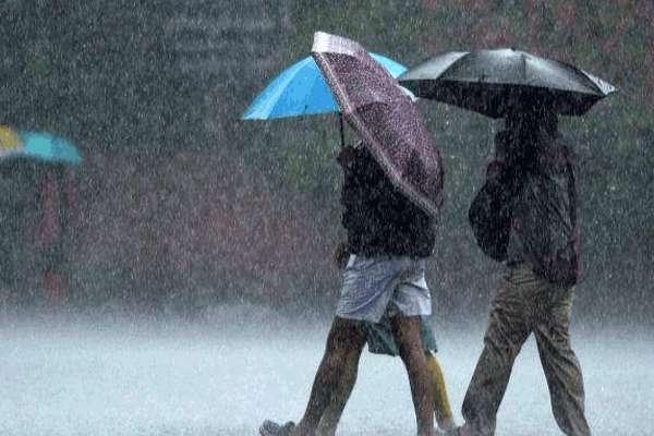 இலங்கை பல்வேறு பிரதேशங்களில்광범위한மழை மற்றும் இடிமழைக்குத் தயாரிக்கிறது
