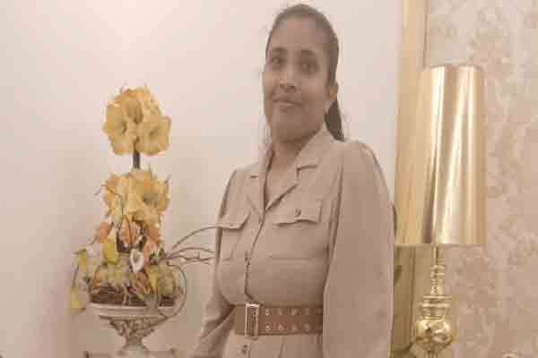 லொறிக்கு கீழே சிக்கி தாய் பலி; இரு புதல்வர்கள் காயம்