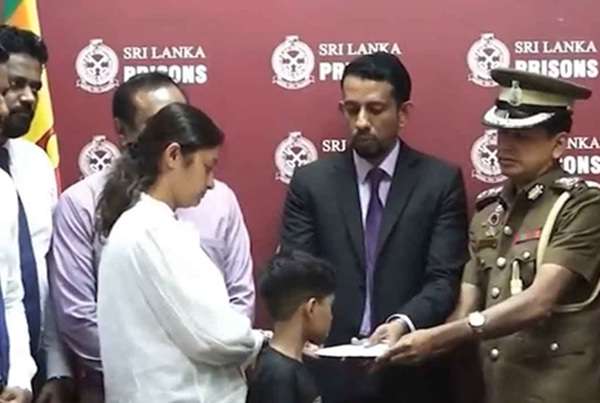 நட் கிரவுண்ட்ஸ் சம்பவத்தில் இறந்த சிறை அதிகாரிகளின் குடும்பங்களுக்கு ஈடுசெய்யப்பட்டுள்ளது