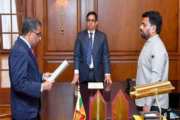 டாக்டர் ஹர்ஷ் சுரங்கா பெர்னார்டோ மத்திய மாகாணத்தின் ஆளுநராக பதவி உறுதி செய்யப்பட்டார்