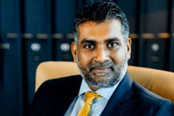இலங்கை சுற்றுலாப் பொறுப்பாளர் பதவி விலகினார்