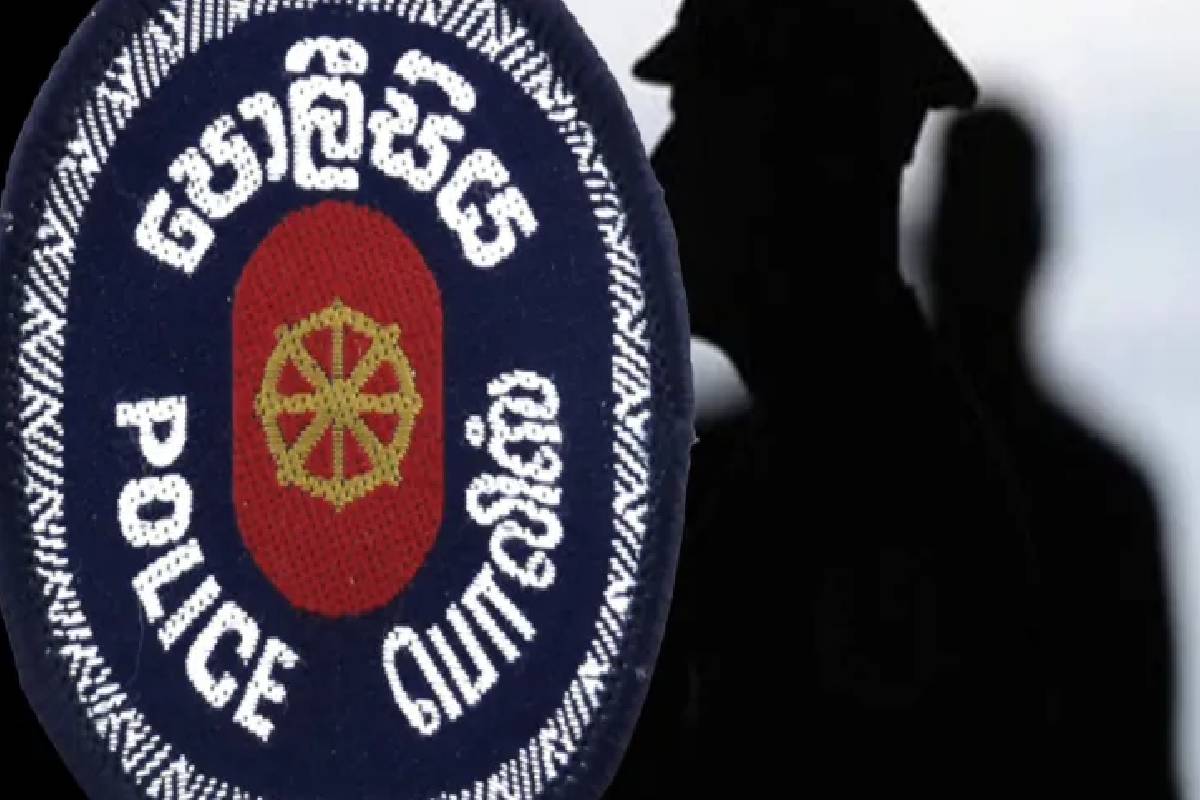 முன்னாள் காவல்நர்கள் பணம் கொள்ளையடிப்பு வழக்கில் தண்டனை விதிக்கப்பட்டனர்