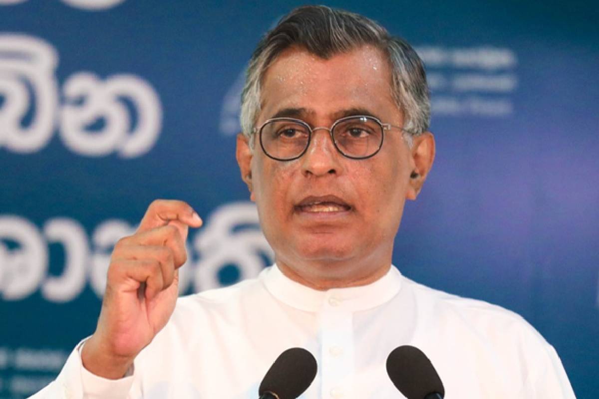 முன்னாள் அமைச்சர் தேர்தலை தாமதப்படுத்தி அதிகாரத்தை நீட்டிக்க அரசு சதியிடுவதாக குற்றச்சாட்டு