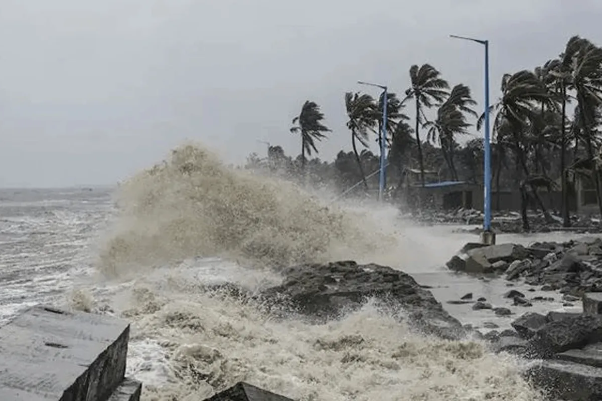 மேற்குக் கரைக்கு அருகே மீன்பிடி தடை நீட்டிப்பு - கடல் நிலைமை மோசமாக உள்ளது