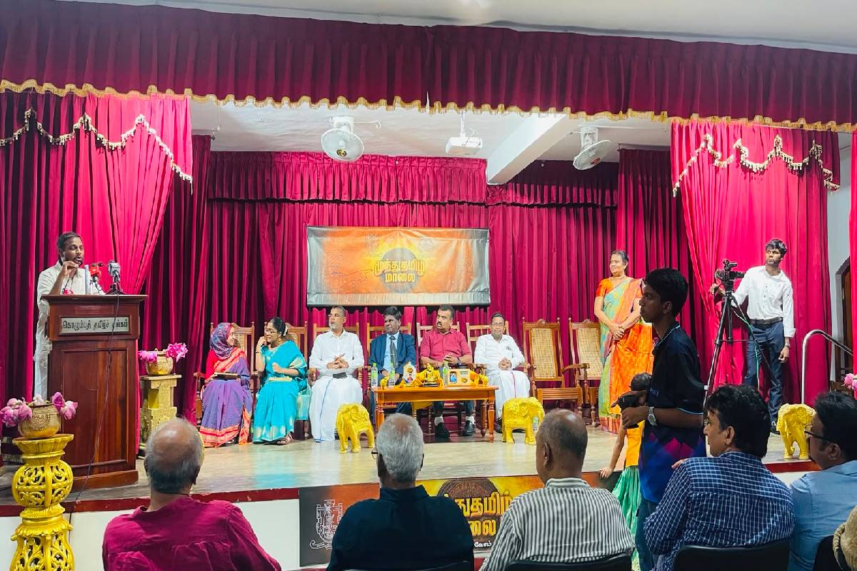 இரு வரலாற்று சிறப்புள்ள பள்ளிகளின் முன்னாள் மாணவர்களுக்கு இடையே সাংस்கృதிక அடையாளம் பற்றிய விவாதம் நடைபெற்றது