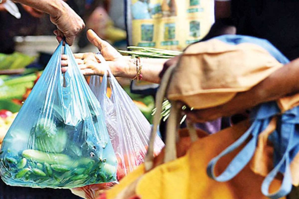 இலங்கை பிளாஸ்டிக் பயன்பாட்டை 40% குறைத்துள்ளது, மாற்று பொருட்களை அறிமுகப்படுத்த திட்டமிட்டுள்ளது