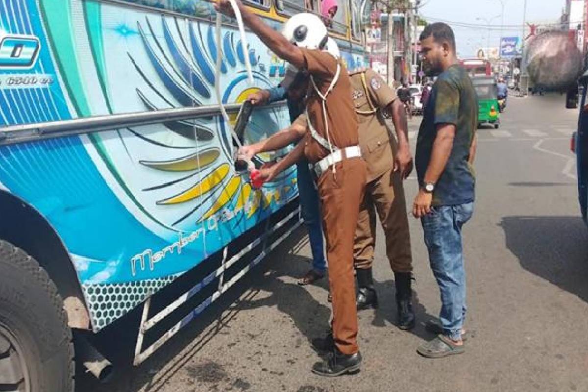பேருந்துகளுக்கு மண்ணெண்ணெய் நிரப்பினால் கடுமையான நடவடிக்கை