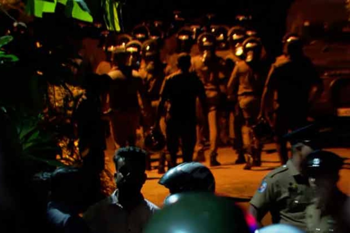 மகாரா சிறைச்சாலைக்கு சுற்றி பொலிசார் ஊரடங்கு விதித்தனர் - பாதுகாப்பு பதற்றத்தின் பெயரில்