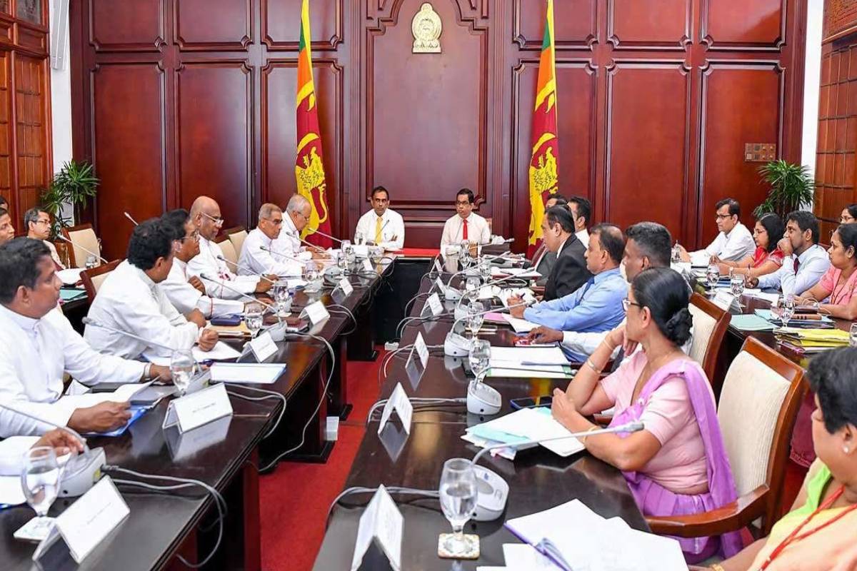 அரசாங்கம் பள்ளி நிர்வாகம் குறித்து கத்தோலிக்க சர்ச்சுடன் முறையான உரையாடலை நடத்துகிறது