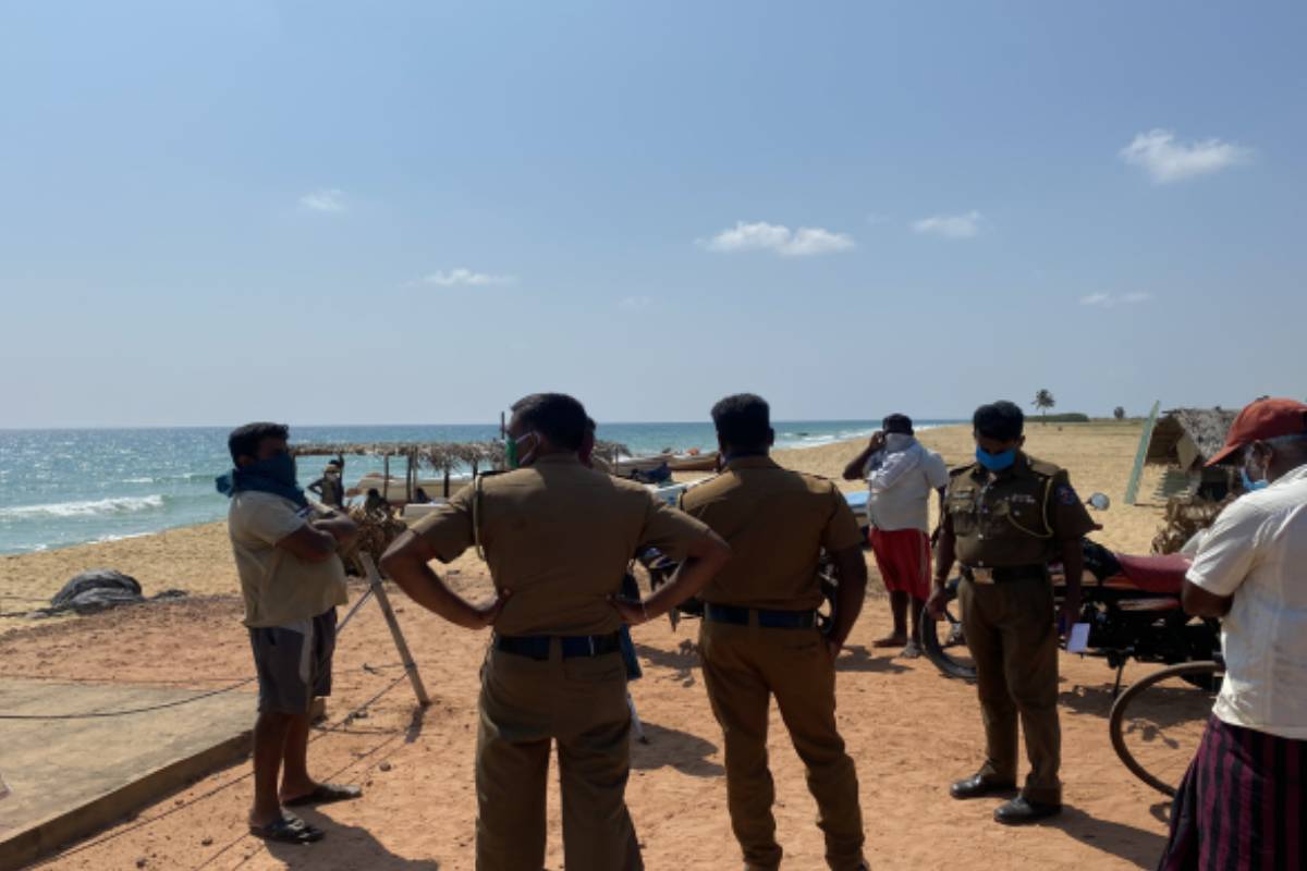 ஜாஃப்னாவில் கரையில் வெளிவந்த அடையாளம் தெரியாத உடல்