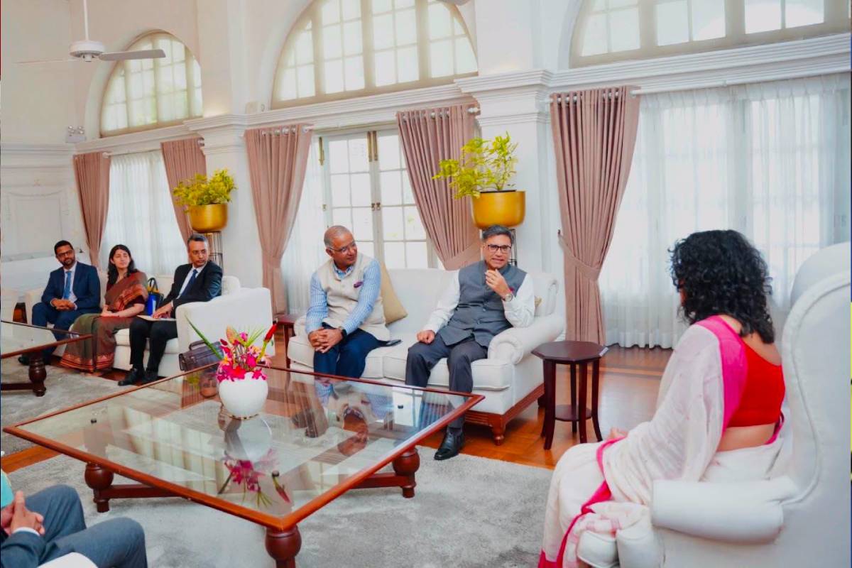 இந்தியாவின் வெளிநாட்டு செயலாளர் இலங்கைத் துணைநிறுவனர்களுடன் சந்திப்பு சென்றுவிட்ட பொதுமைப் பயணத்தின்போது