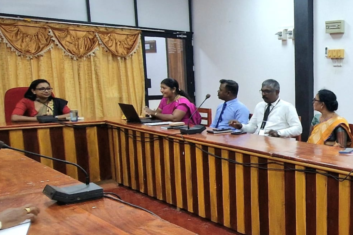 துணை மந்திரி முல்லைத்തீவு இராணுவ-கட்டுப்பாட்ட தபால் அலுவலக கட்டடத்தை வெளியிட உறுதி