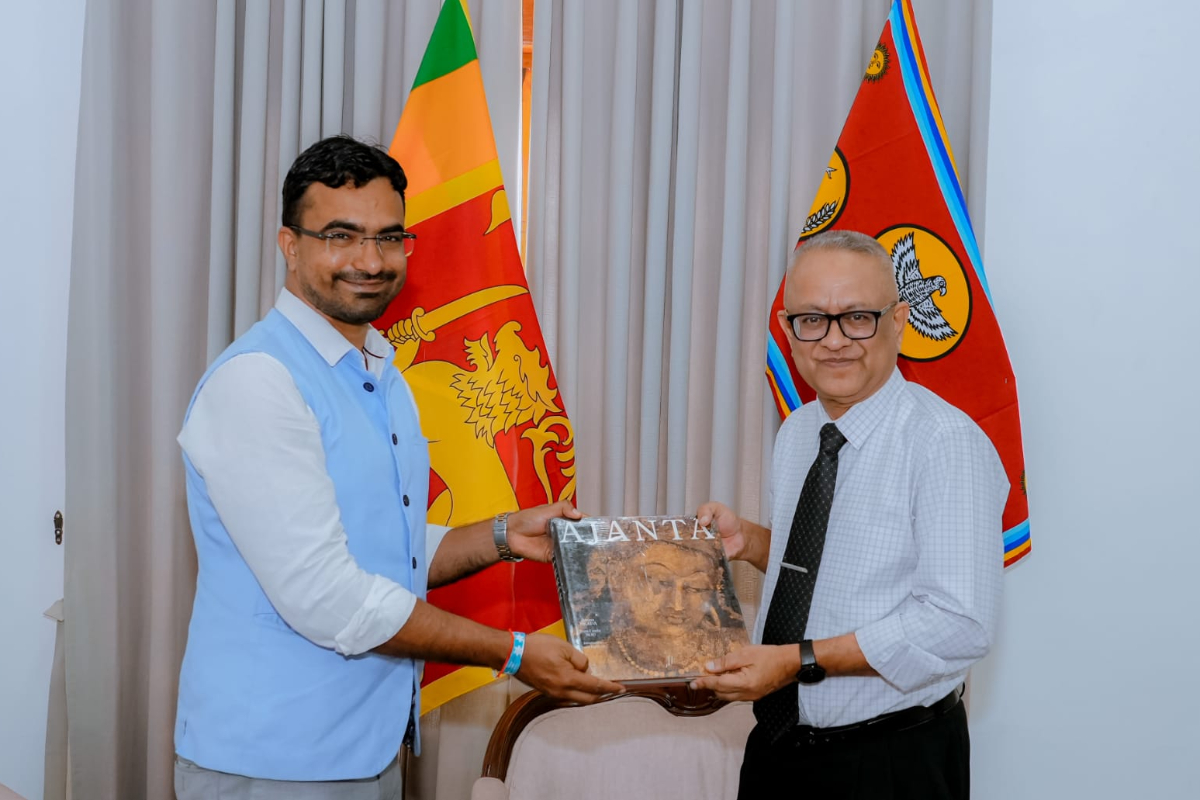 இந்திய உচ்চ கமிশன் அதिகாரी கிழக்கு மாகாண ஆளுநரைச் சந்தித்து கல்வி சहযோग்யத்தைப் பற்றி விவாதித்தார்